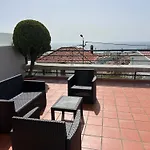 Louis House Madeira Group בית נופש *