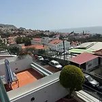 Louis House Madeira Group פונשל