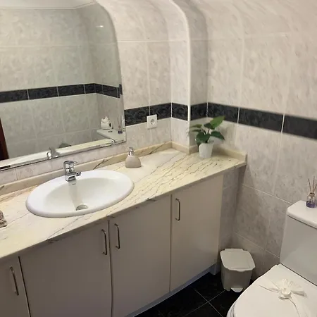 Louis House Madeira Group *